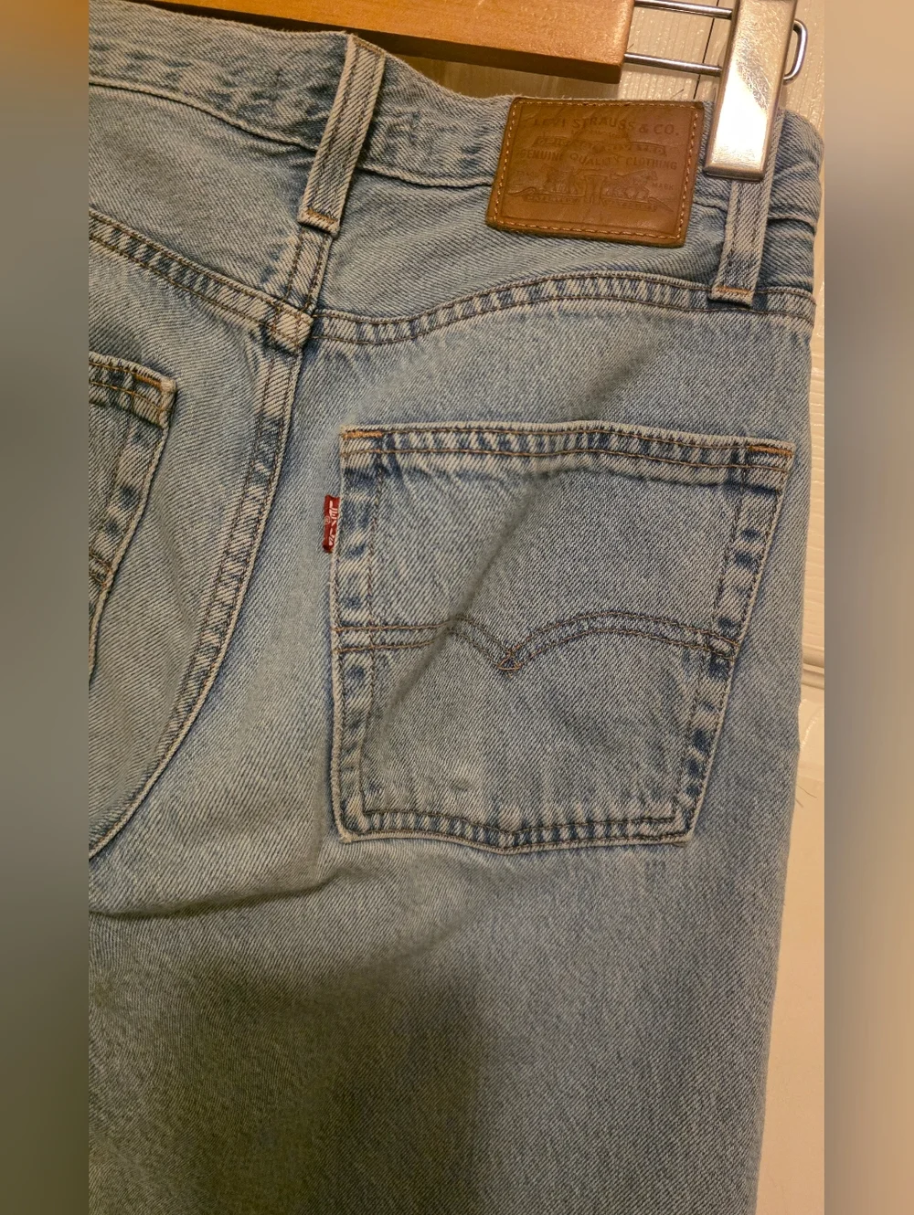 Levi's Baggy Dad Jeans 24W In The Middle (Medium Wash) - Picture 14 of 16